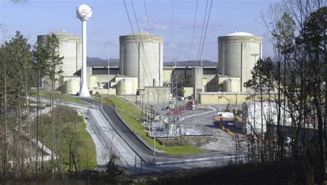 Arkansas man arrested after trying to crash through gates at South Carolina nuclear plant